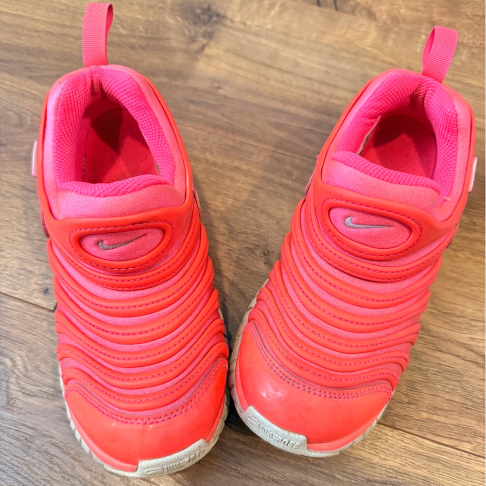 Nike Dynamo Free slip-on sneakers Size 13.5